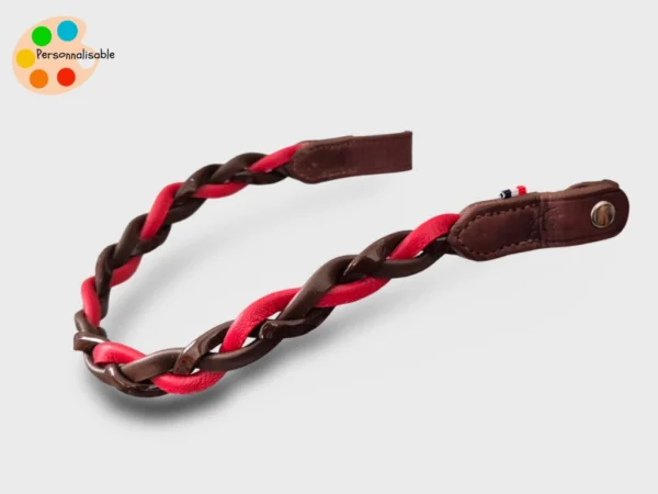 Un frontal en cuir rouge fabriqué à la main haut de gamme