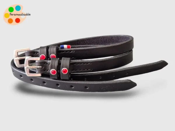 Paire de lanières d'éperons en cuir avec strass rouges pour cavalière