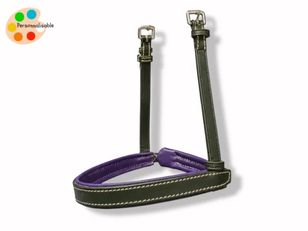 Une muserolle en cuir pour bridon sur mesure