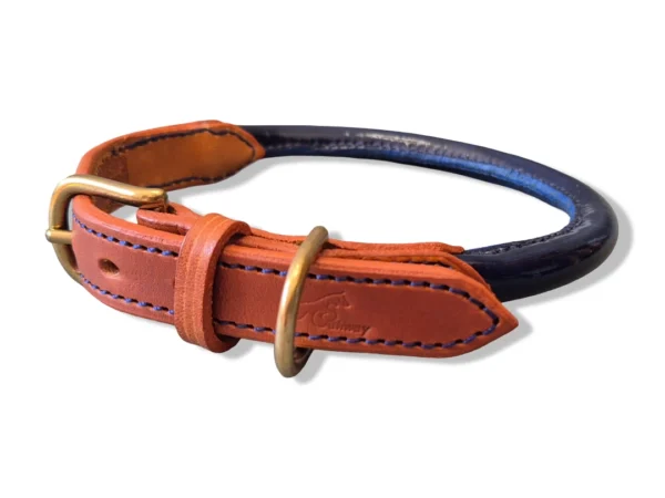 Un collier en cuir rond