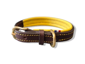 collier-petit-chien-cuir-jaune Un collier en cuir jaune pour petit chien
