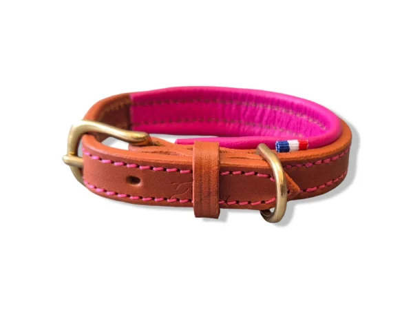collier-petit-chien-cuir-rose Un collier pour petit chien en cuir rose