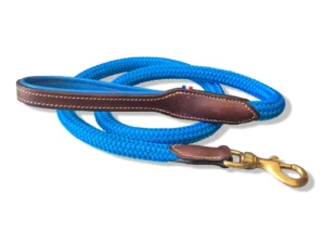 laisse-chien-cuir-corde-bleu-marron Une laisse pour chien en cuir et corde bleue