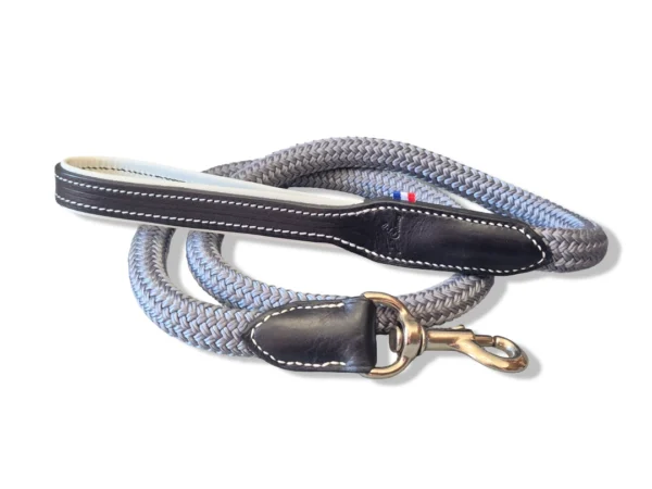 laisse-chien-cuir-corde-gris Une laisse pour chien en cuir et corde grise