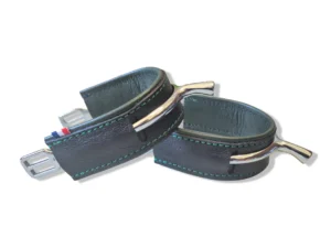 protetions-eperons-cuir-noir-vert-sapin Une paire de protections d'éperons en cuir noir et vert sapin