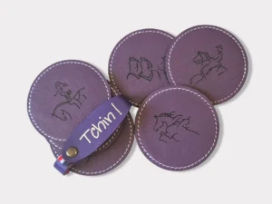 sous-verres-equestre Un lot de sous verres en cuir sur le thème de l'équitation